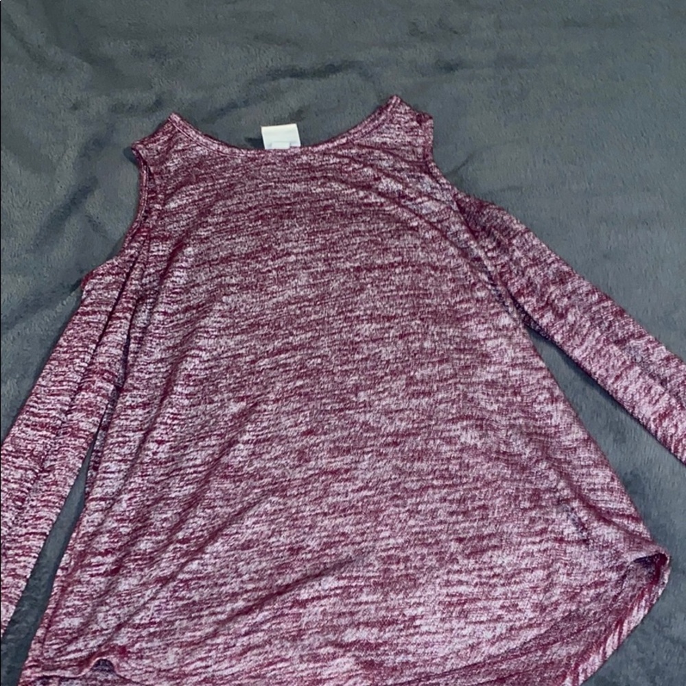 Open shoulder long sleeve shirt